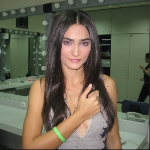 saadet isil aksoy1-3f.jpg